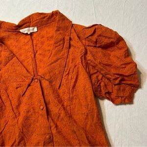 SOLITARE// Orange Peter Pan Collar Eyelet Blpuse
